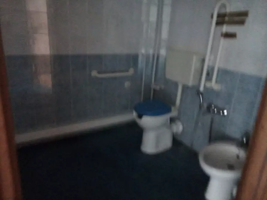 Immagine 10 di Laboratorio in affitto  a Montesilvano