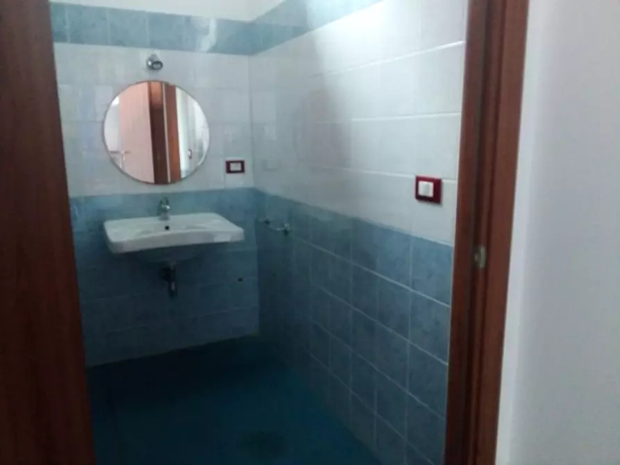 Immagine 4 di Laboratorio in affitto  in Via Cavallotti, 8 a Montesilvano