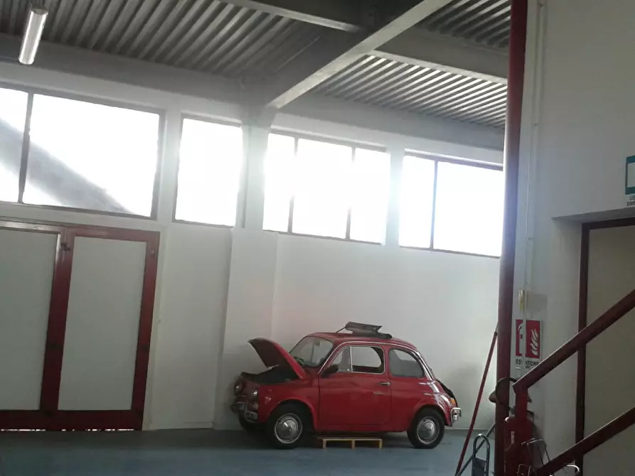 Immagine 6 di Magazzino in affitto  in Via Cavallotti a Montesilvano