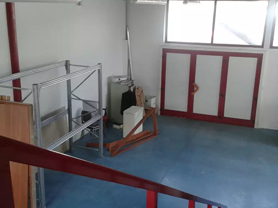 Immagine 10 di Magazzino in affitto  in Via Cavallotti a Montesilvano