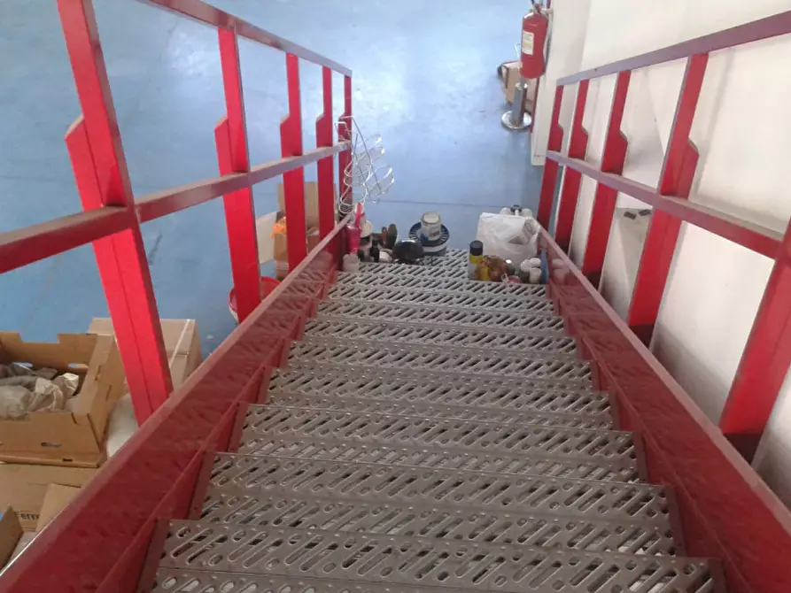 Immagine 11 di Magazzino in affitto  in Via Cavallotti a Montesilvano