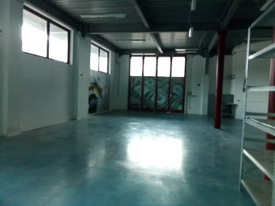 Immagine 11 di Laboratorio in affitto  in Via Cavallotti, 8 a Montesilvano