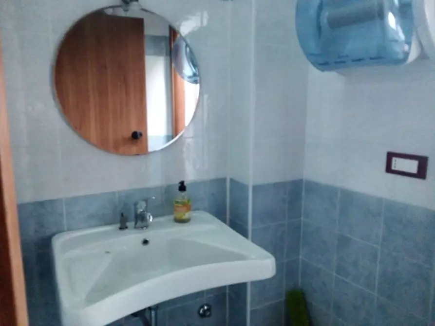 Immagine 3 di Laboratorio in affitto  in Via Cavallotti, 8 a Montesilvano