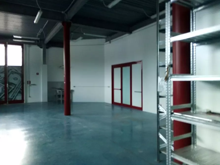 Immagine 7 di Laboratorio in affitto  in Via Cavallotti, 8 a Montesilvano