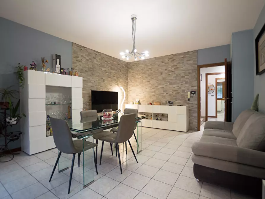 Immagine 3 di Villa in vendita  in Via del Bosco, 85 a Pianoro