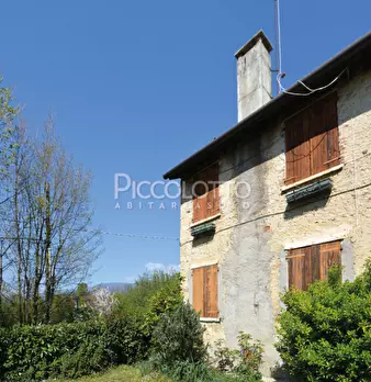 Vendita Rustico casale a Asolo 8 vani 350 000EUR mese 360 mq in