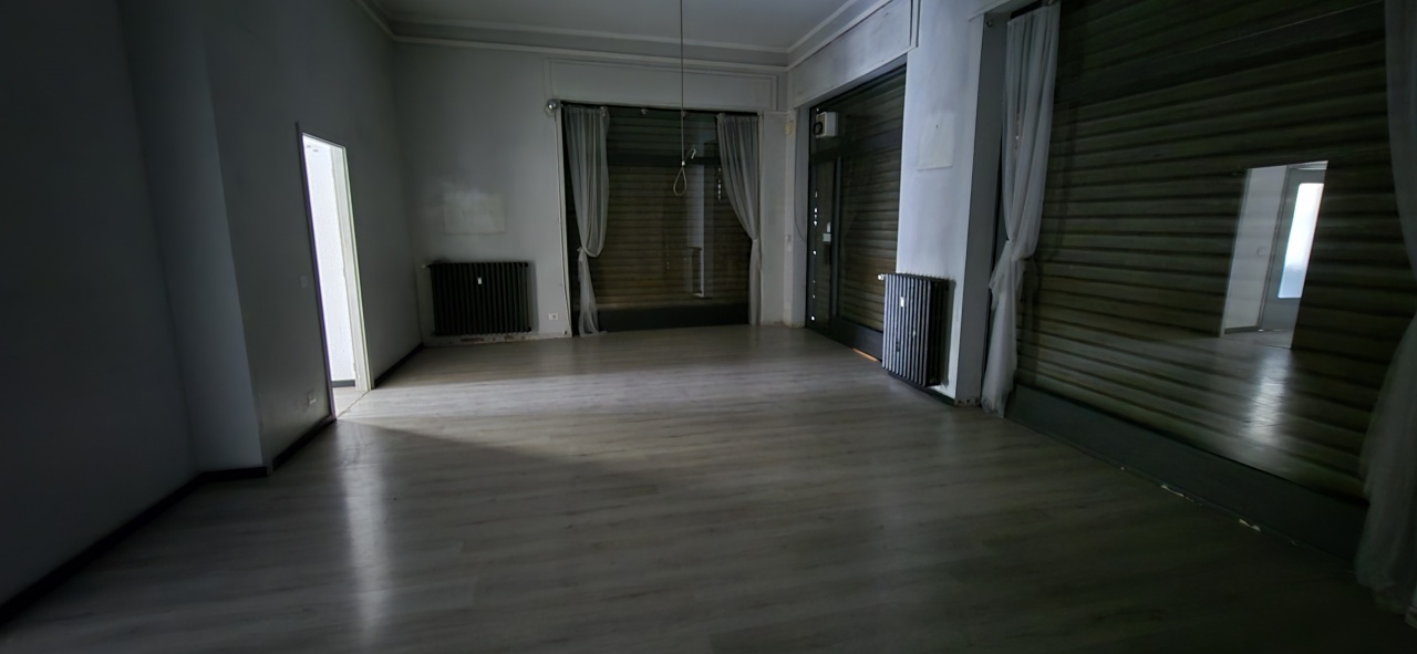 Immagine 11 di Locale commerciale in affitto  in VIA SICCARDI a Chivasso