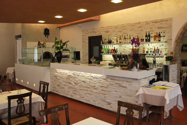 Immagine 6 di Bar / Ristorante in vendita  in Viale Castruccio Castracani a Lucca
