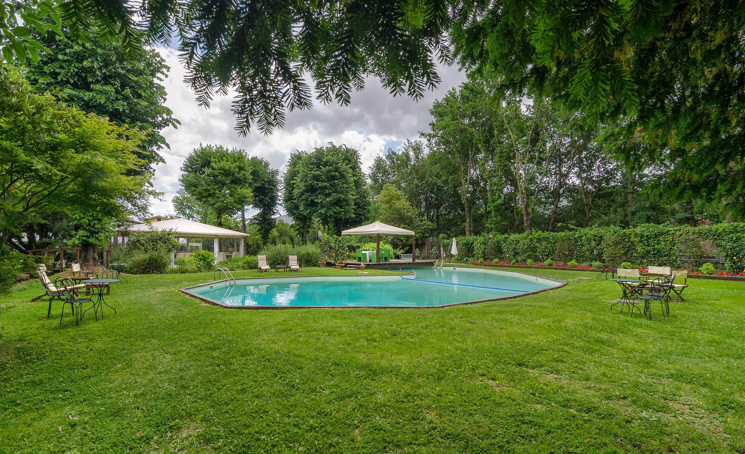 Immagine 3 di Albergo/B&B/Residence in vendita  in Via di Vicopelago e di Pozzuolo a Lucca