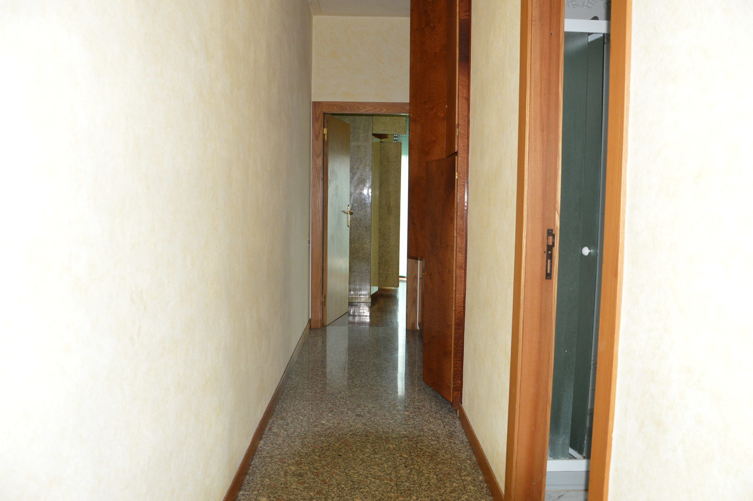 Immagine 18 di Villa in vendita  in Via della Chiesa XXIV a Lucca