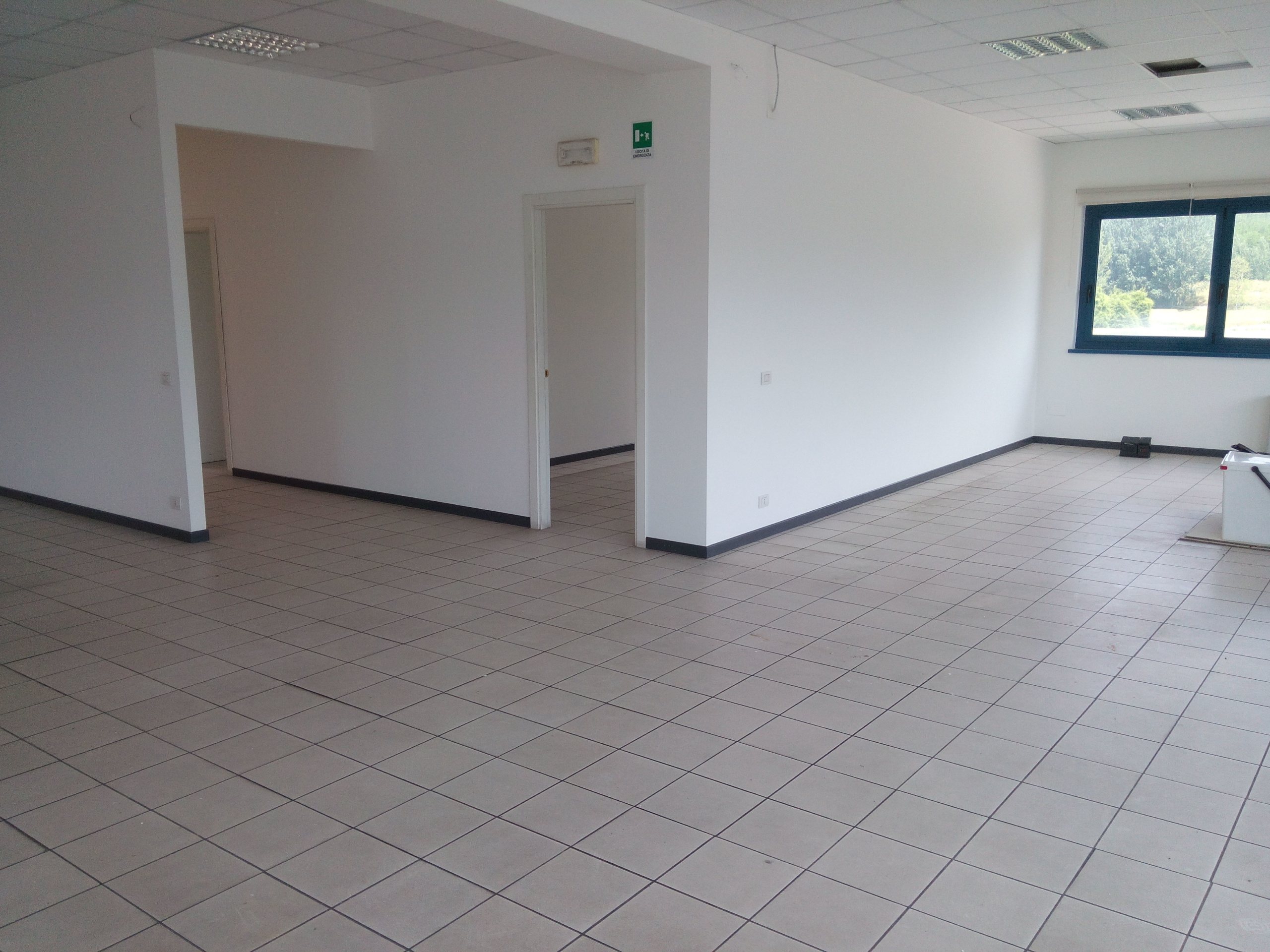 Immagine 4 di Ufficio in vendita  in Via Vecchi Pardini a Lucca