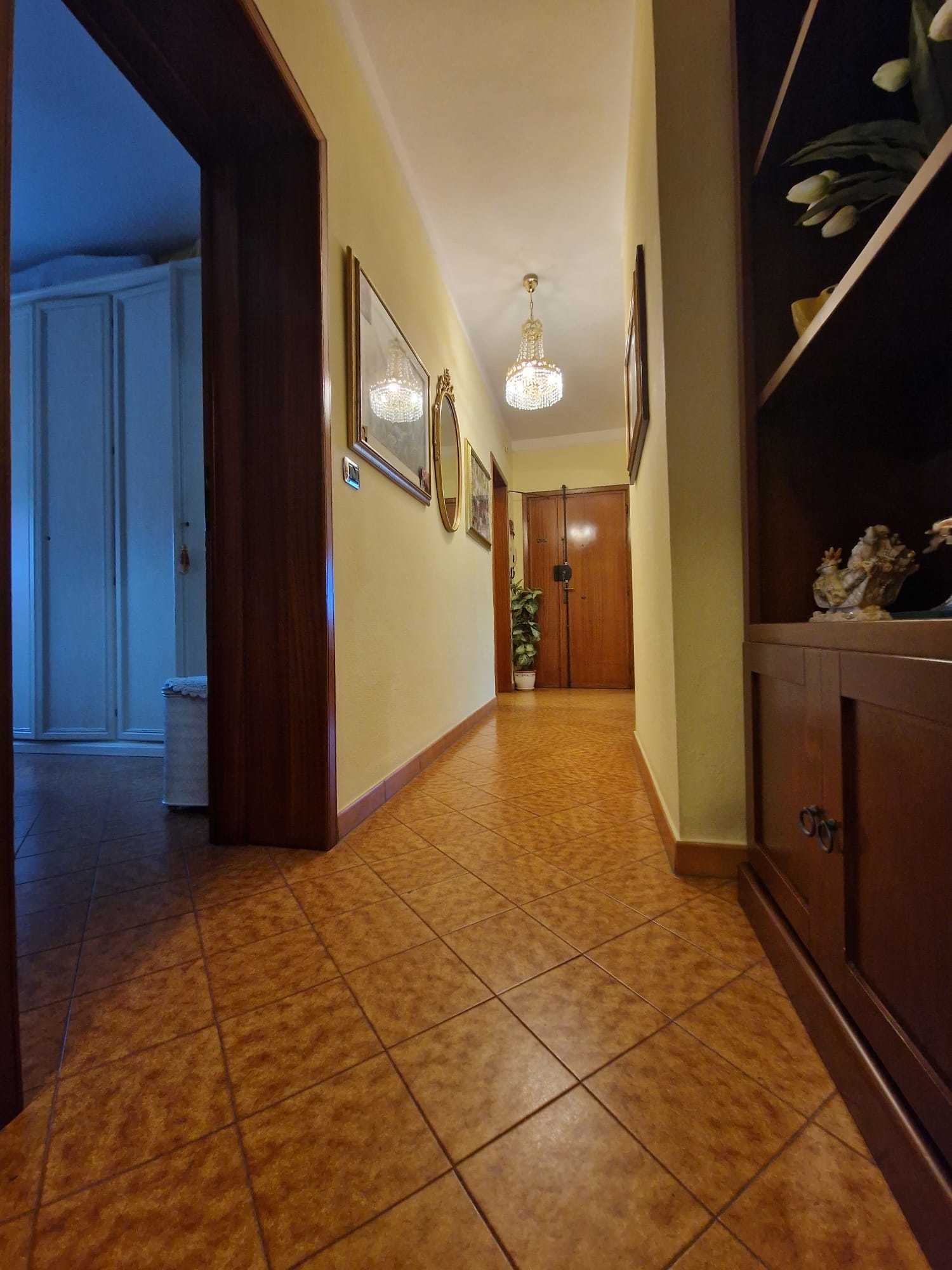 Immagine 5 di Appartamento in vendita  in Via Sant'Angelo a Lucca