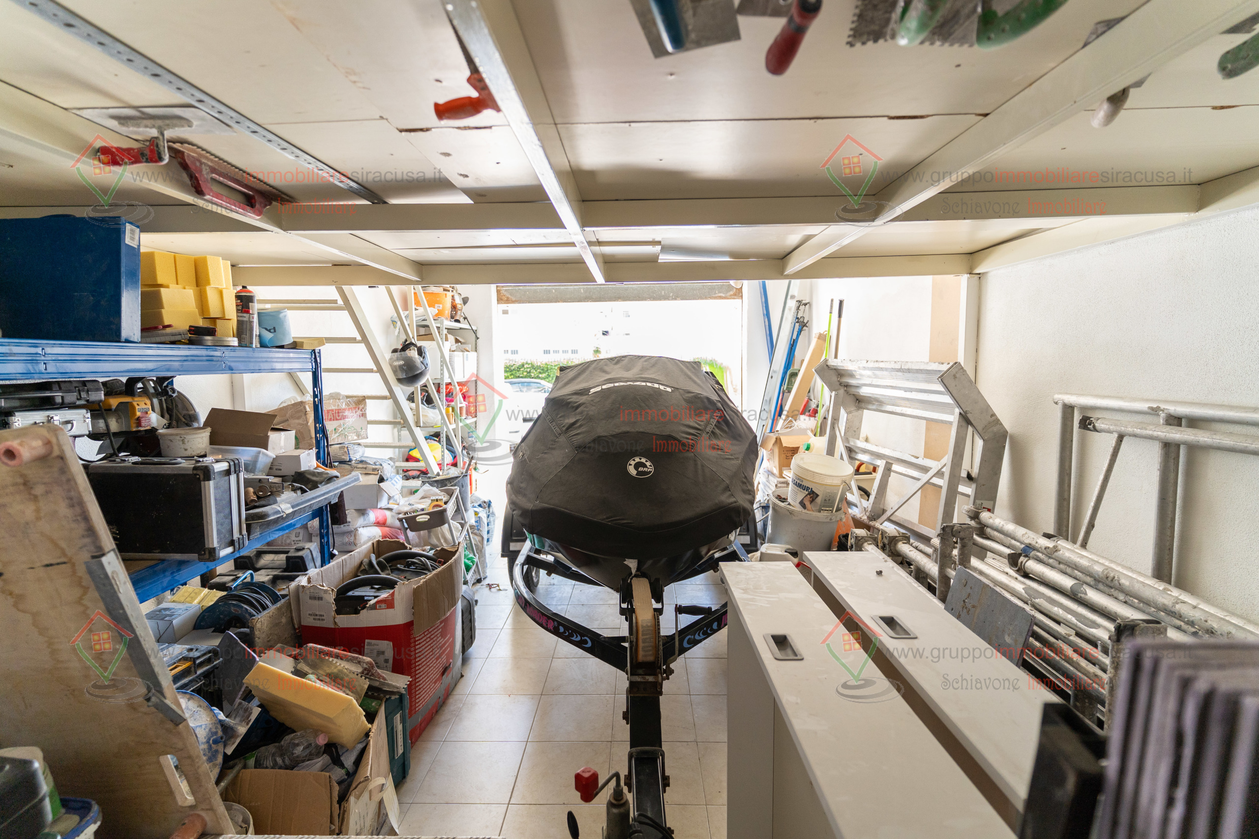 Immagine 8 di Garage in vendita  a Siracusa