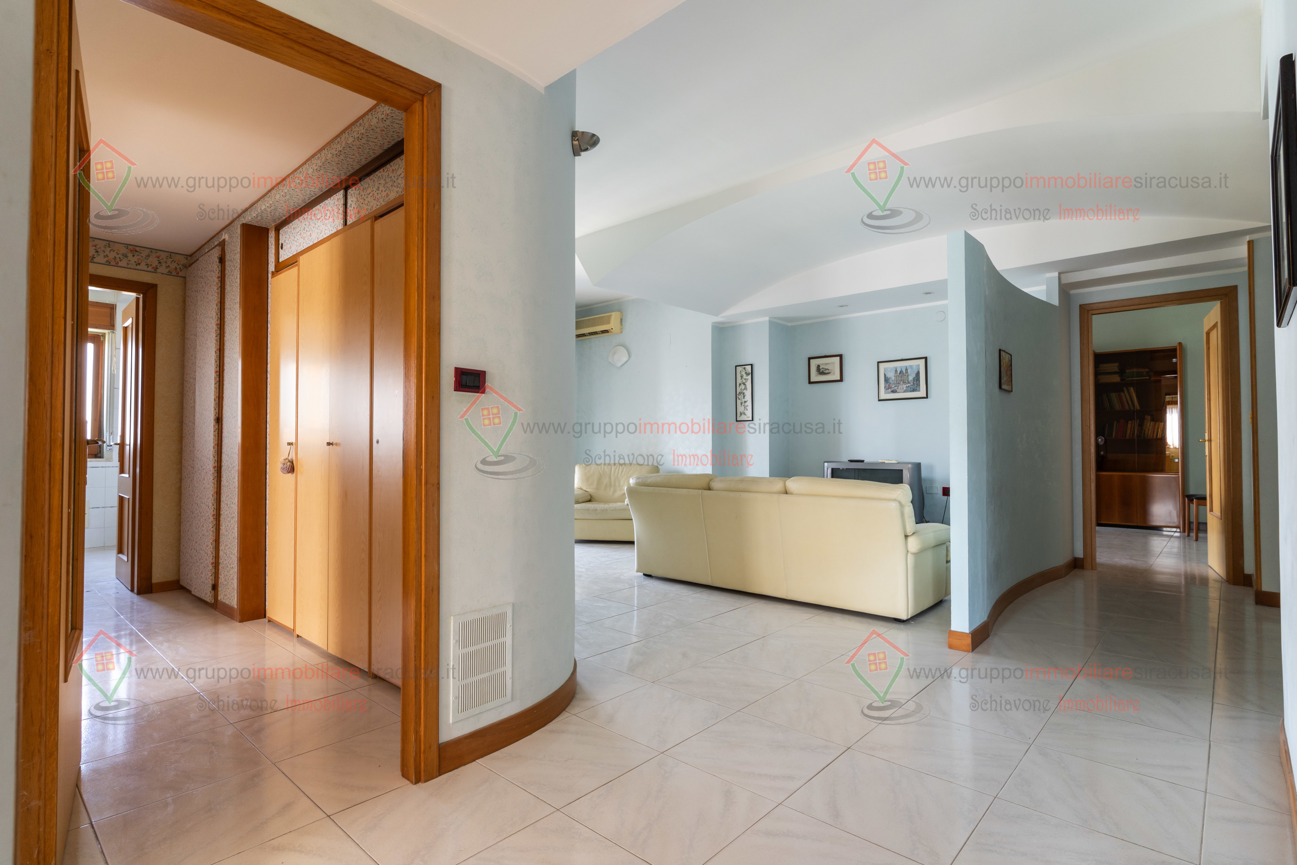 Immagine 27 di Pentalocale in vendita  a Siracusa