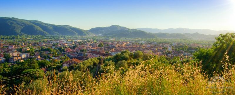 Immagine 6 di Casa semindipendente in vendita  a Sarzana