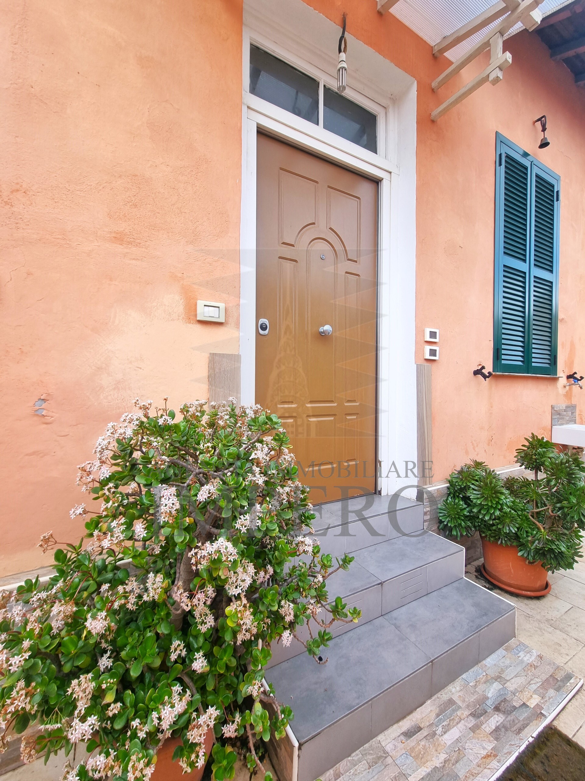 Immagine 24 di Casa indipendente in vendita  in Via alla Spiaggia 21 a Ventimiglia