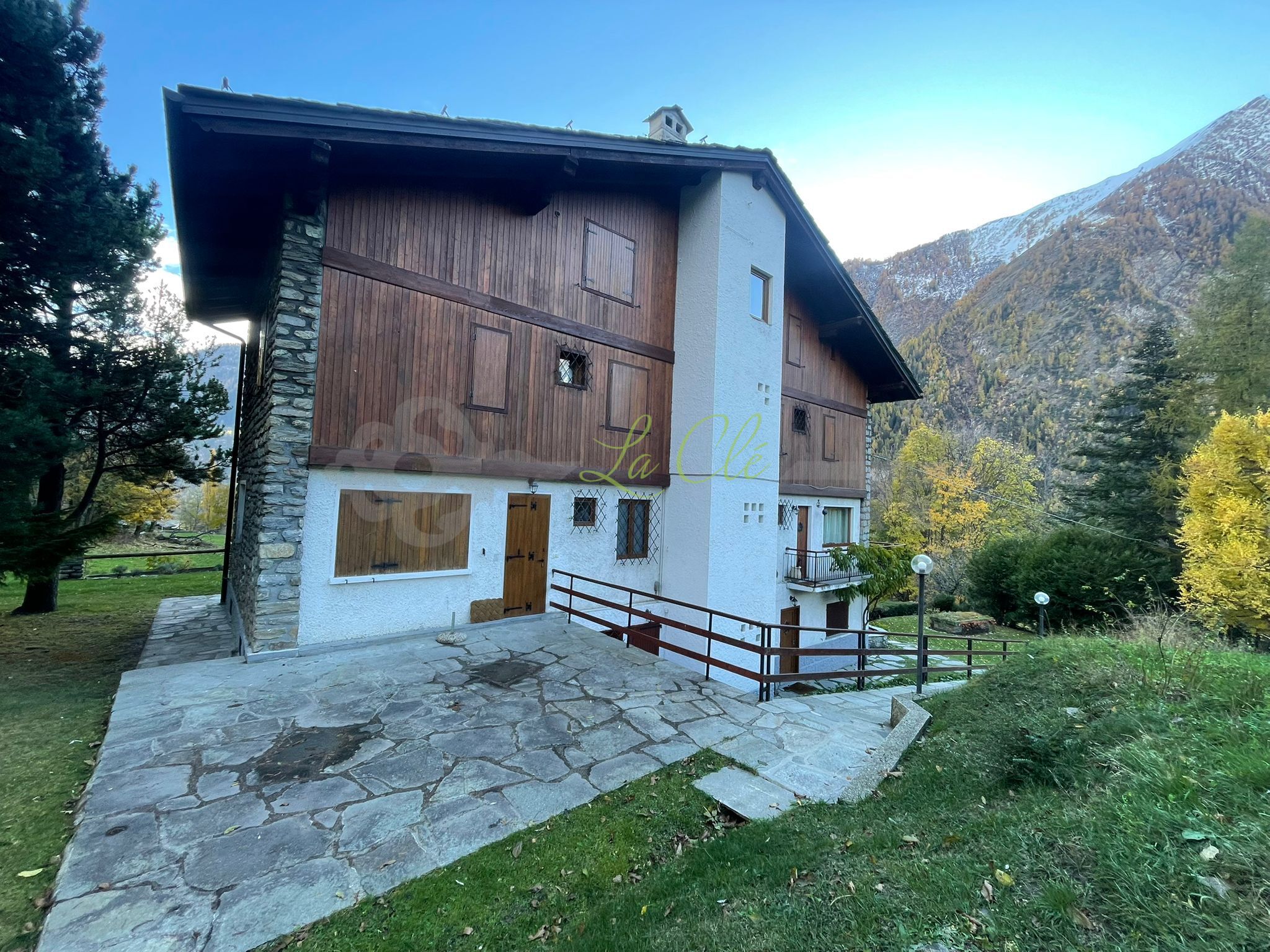 Immagine 16 di Trilocale in affitto  a Pre'-Saint-Didier