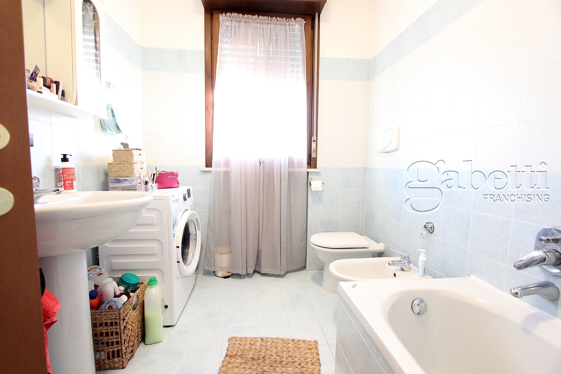 Immagine 16 di Trilocale in vendita  in giacomo leopardi a Lainate