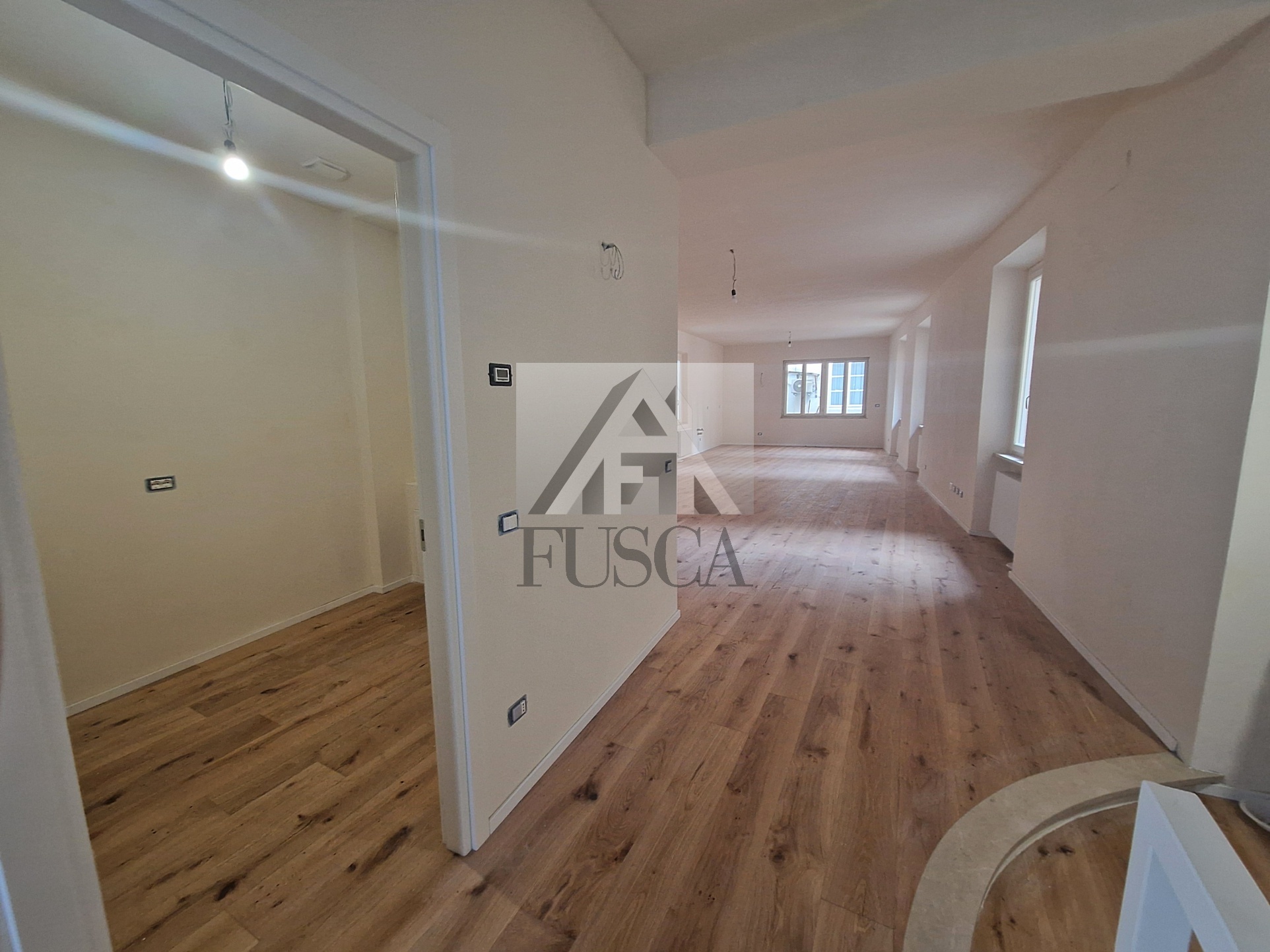 Immagine 8 di Pentalocale in vendita  in Via San Paolino a Lucca