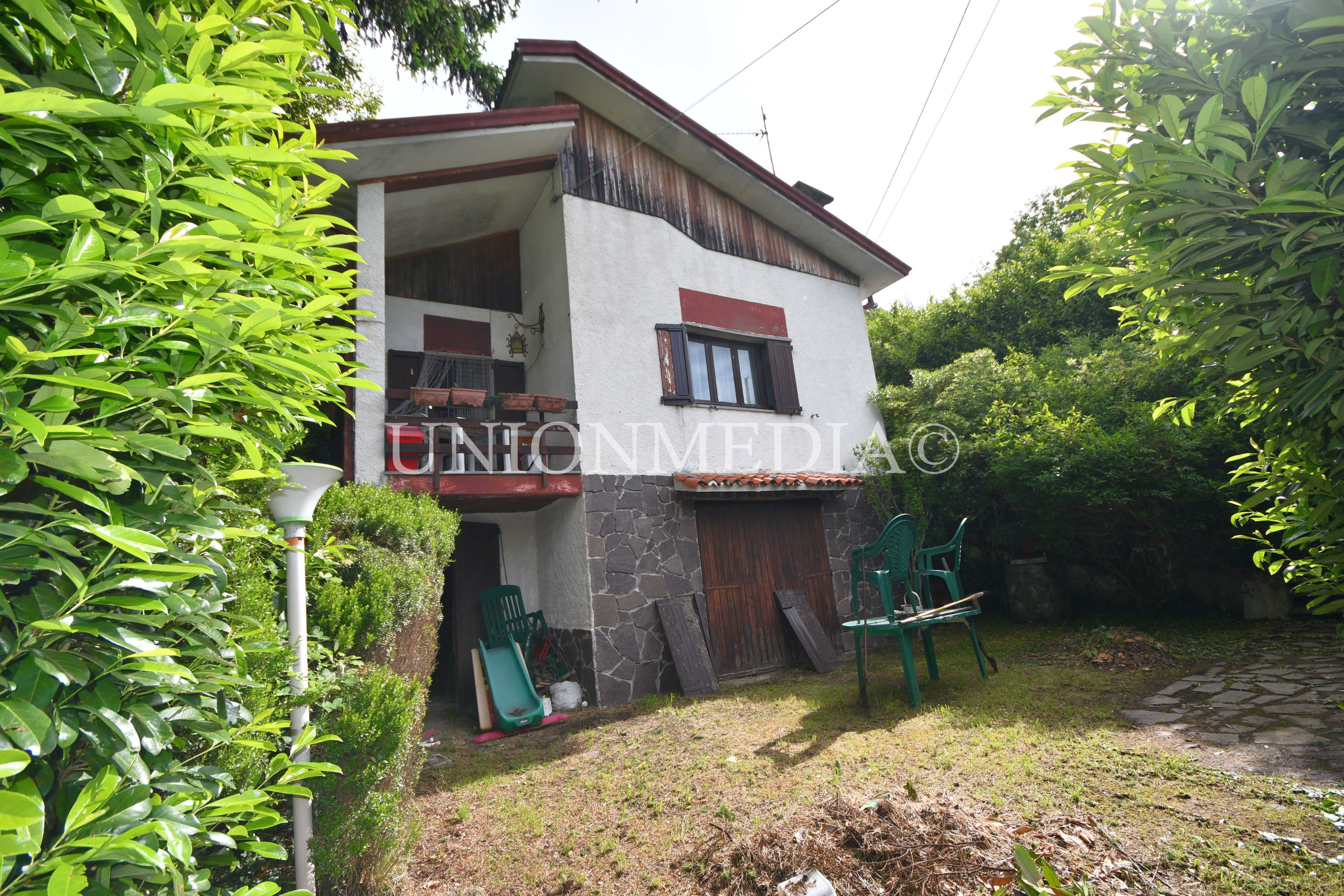 Immagine 1 di Casa indipendente in vendita  a Comano