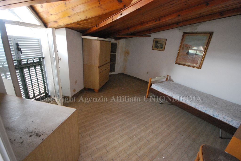 Immagine 8 di Casa semindipendente in vendita  a Sarzana