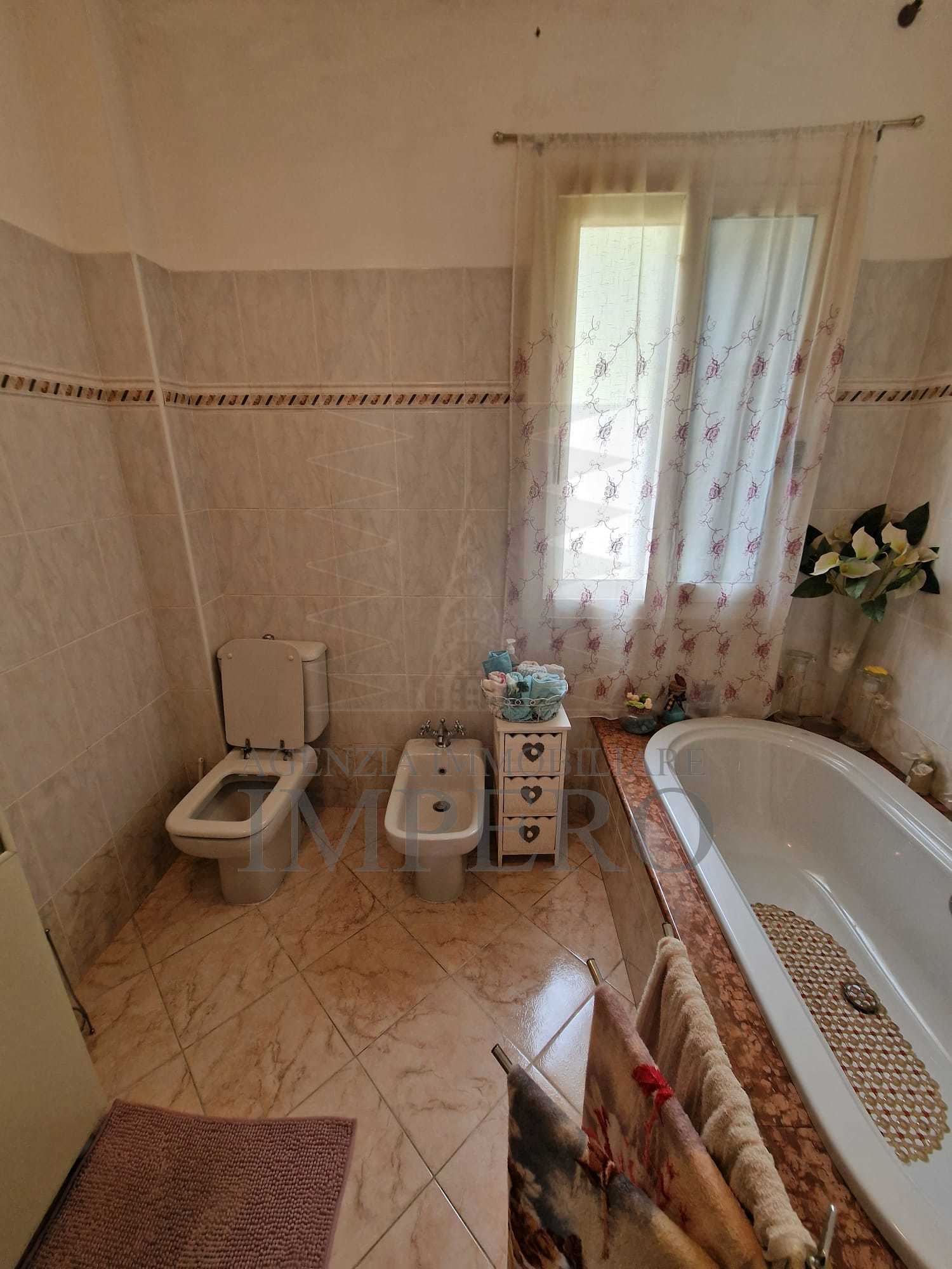Immagine 17 di Porzione di casa in vendita  in Via Tremola 11 a Ventimiglia
