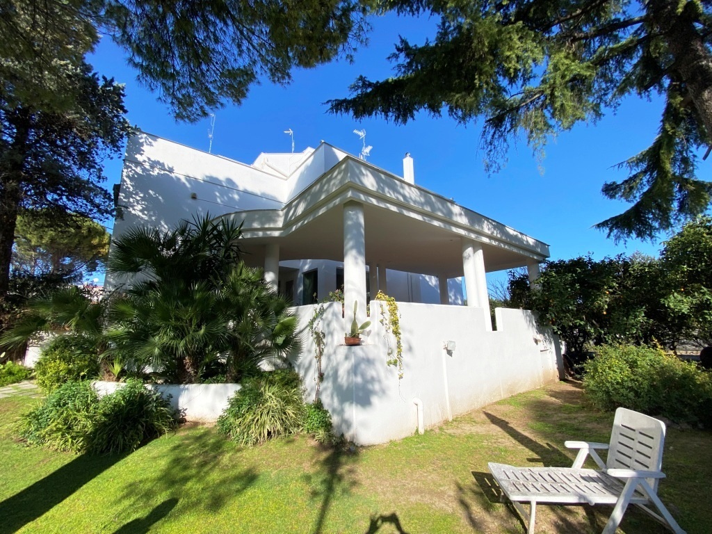Immagine 1 di Villa in vendita  in Corso Alcide de Gasperi 376 a Bari