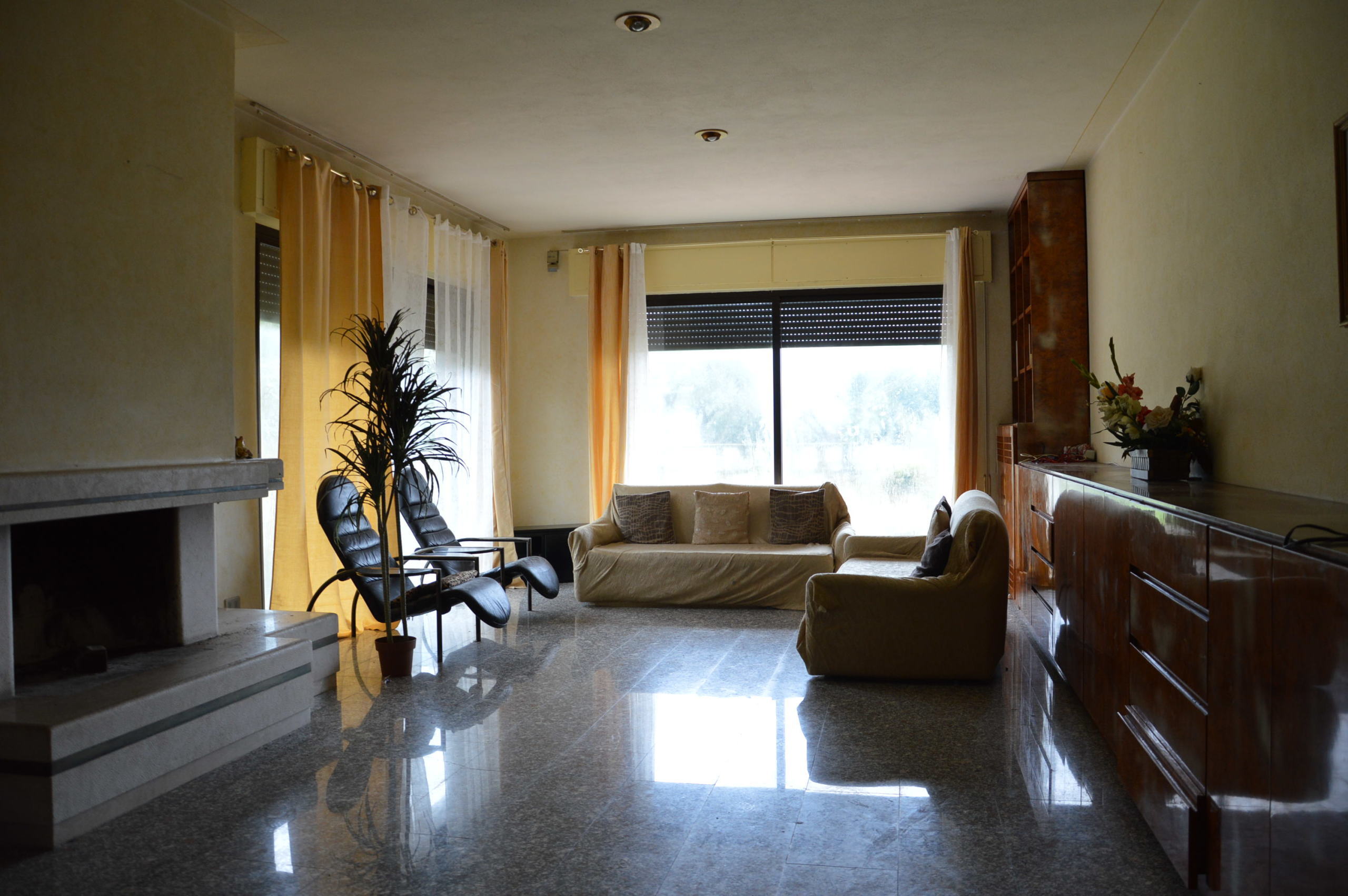 Immagine 2 di Villa in vendita  in Via della Chiesa XXIV a Lucca