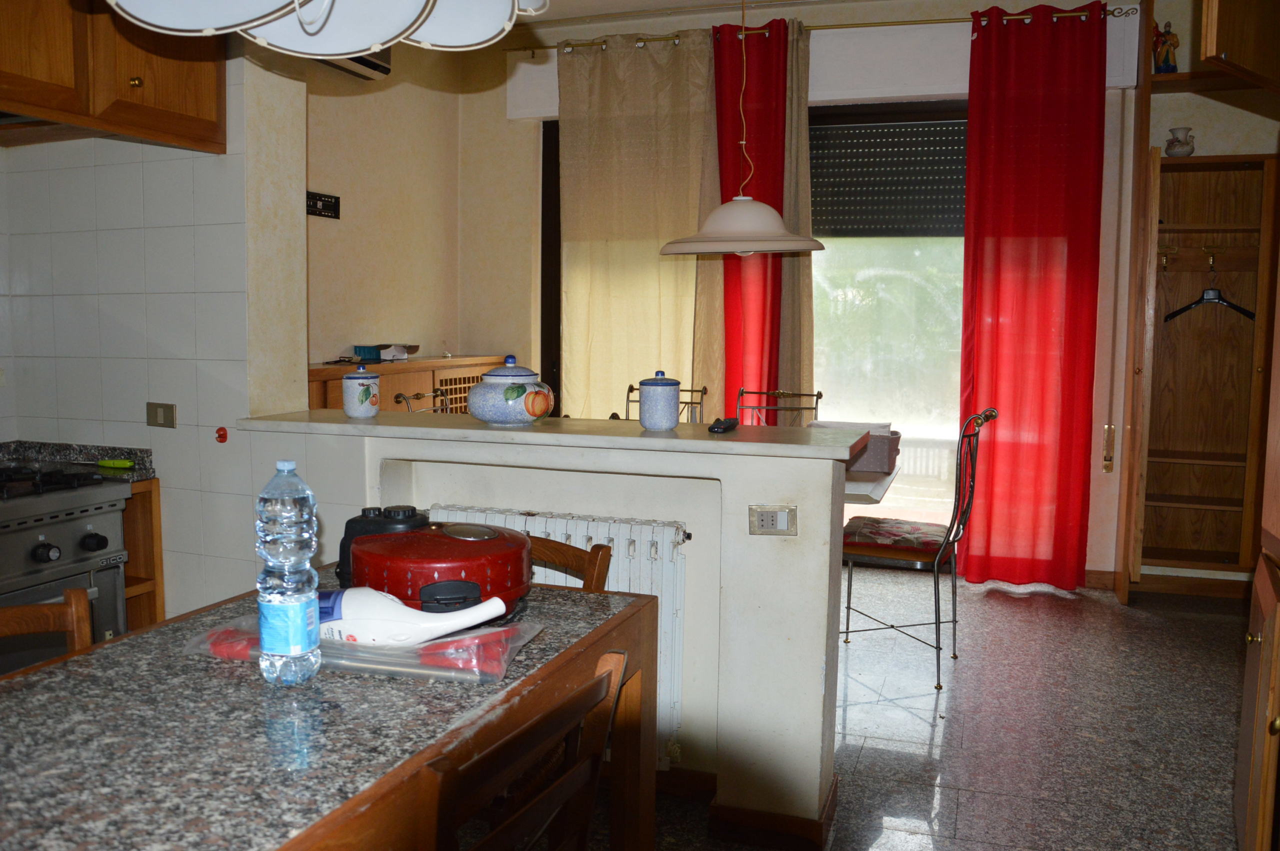 Immagine 10 di Villa in vendita  in Via della Chiesa XXIV a Lucca