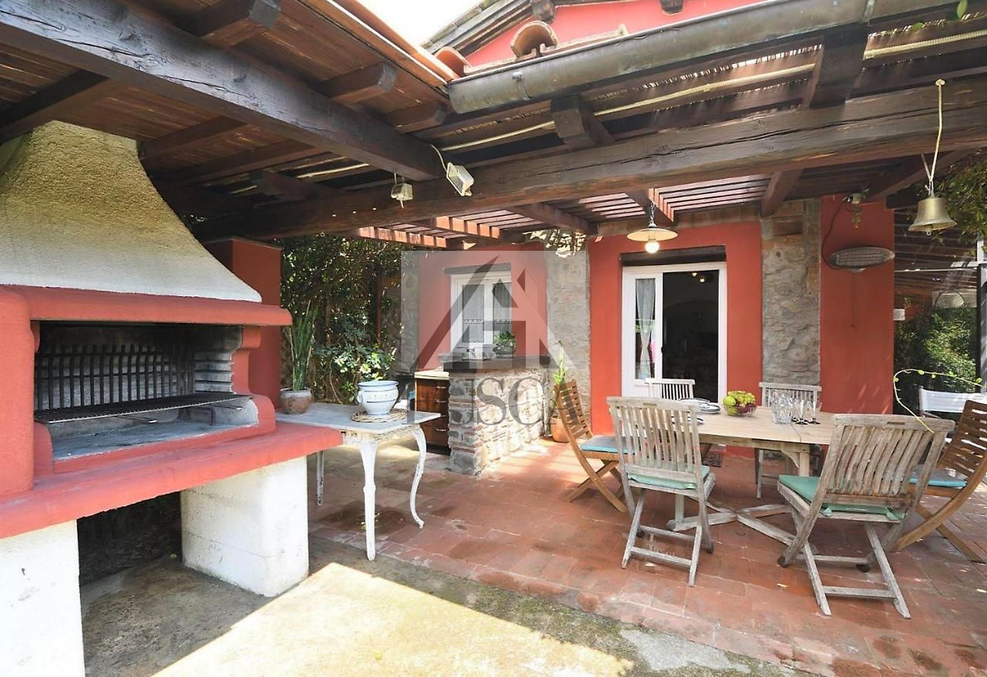 Immagine 25 di Villa in vendita  in Via Barsotto a Lucca