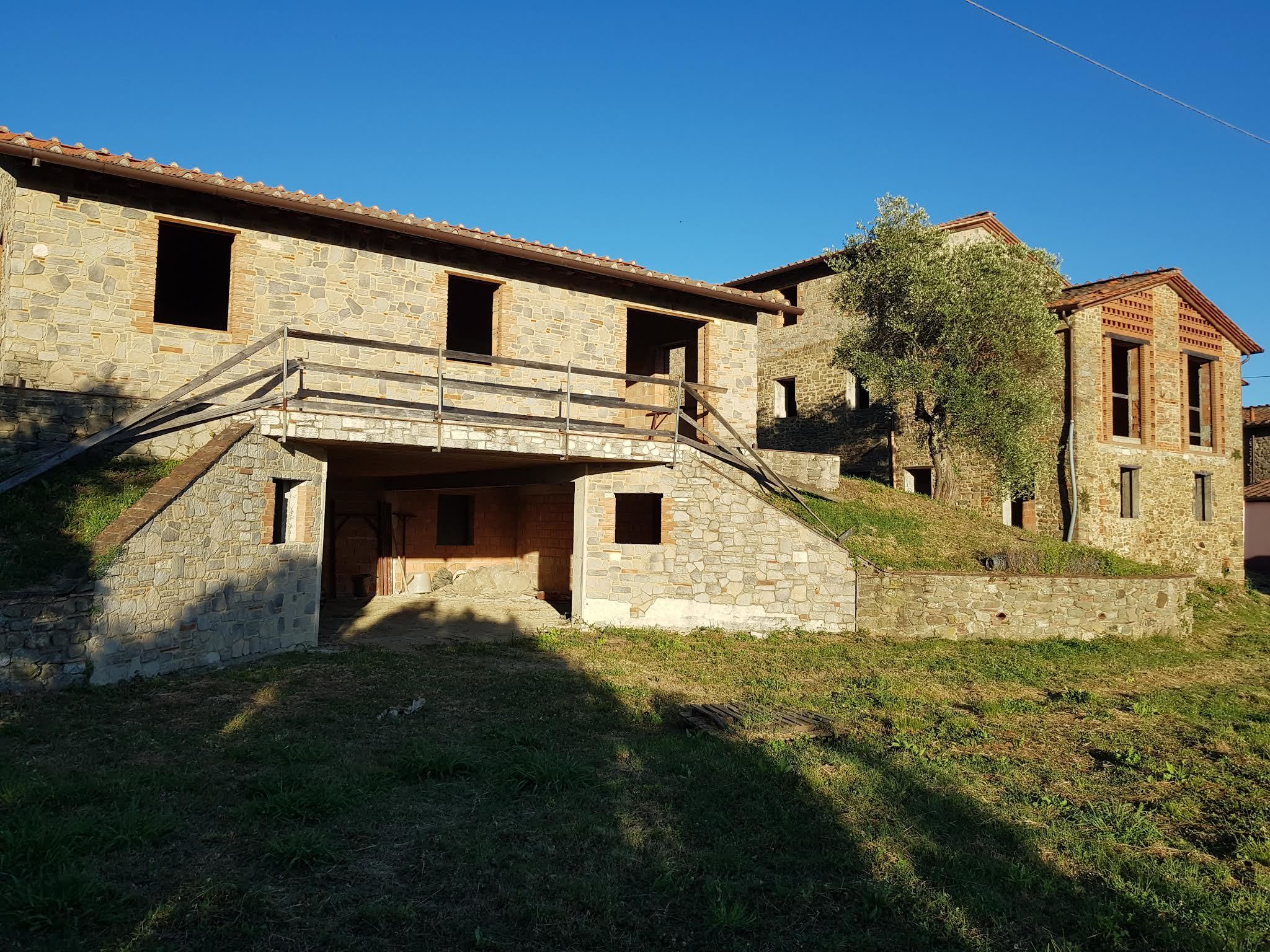 Immagine 3 di Rustico / casale in vendita  in Via di Matraia a Capannori