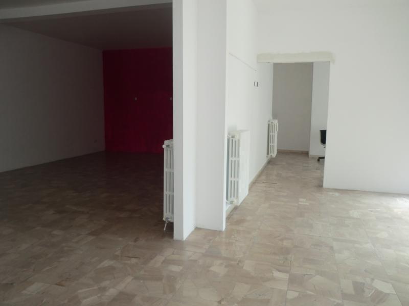 Immagine 10 di Capannone industriale in vendita  in viale puccini a Lucca