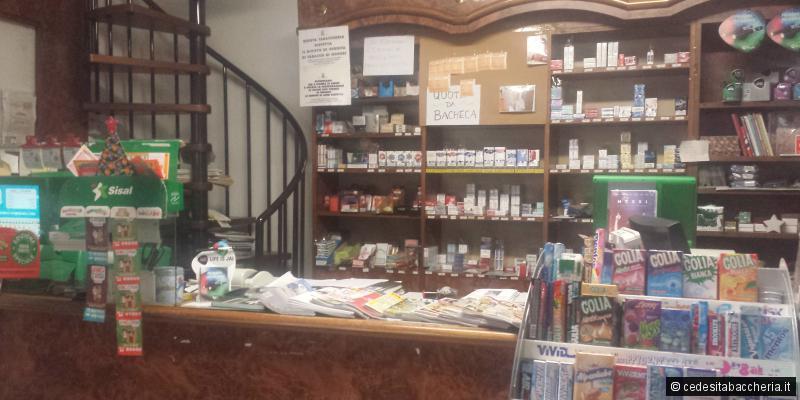 Immagine 13 di Attività commerciale in vendita  in Via Fillungo a Lucca