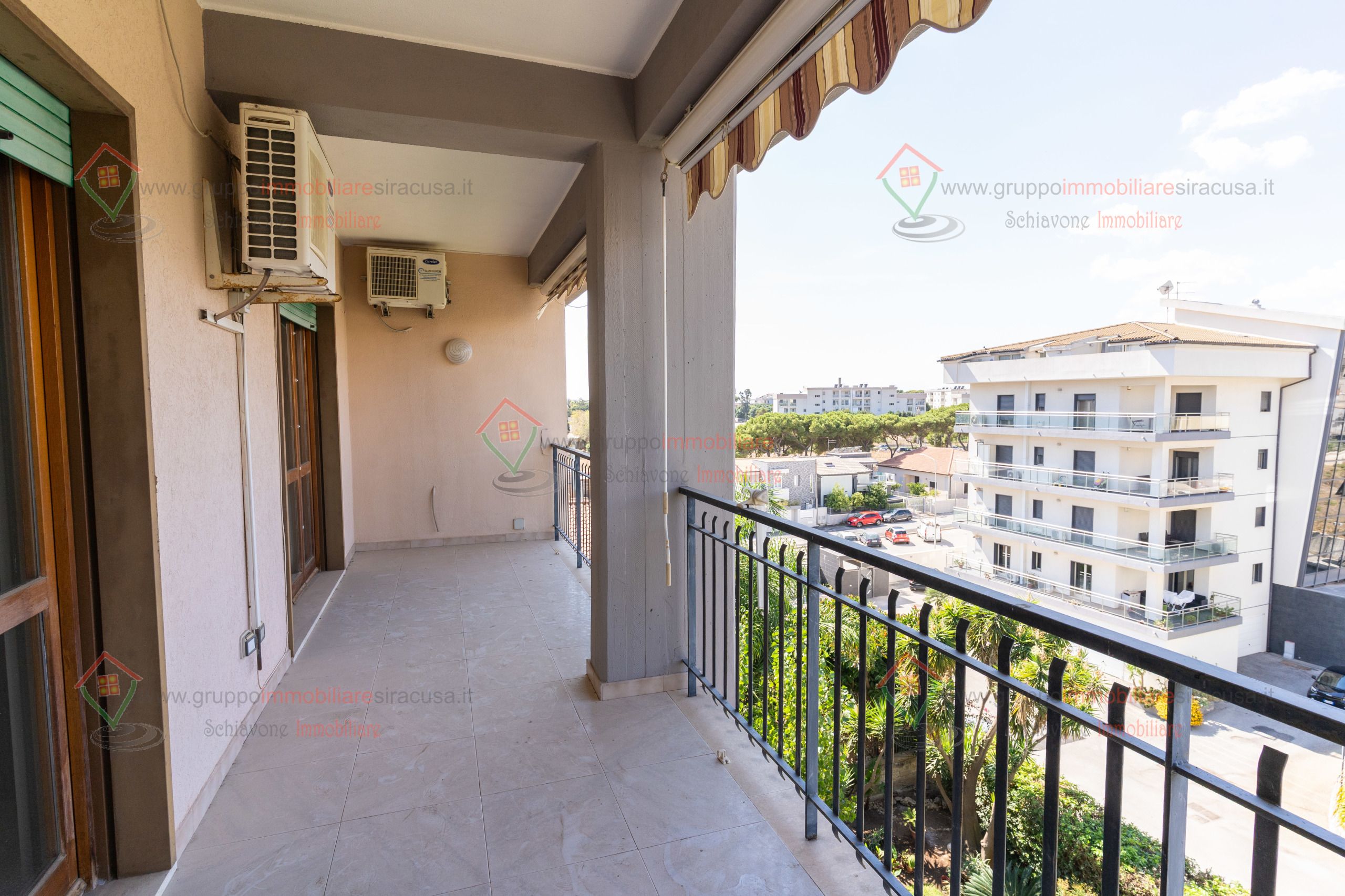 Immagine 28 di Pentalocale in vendita  a Siracusa