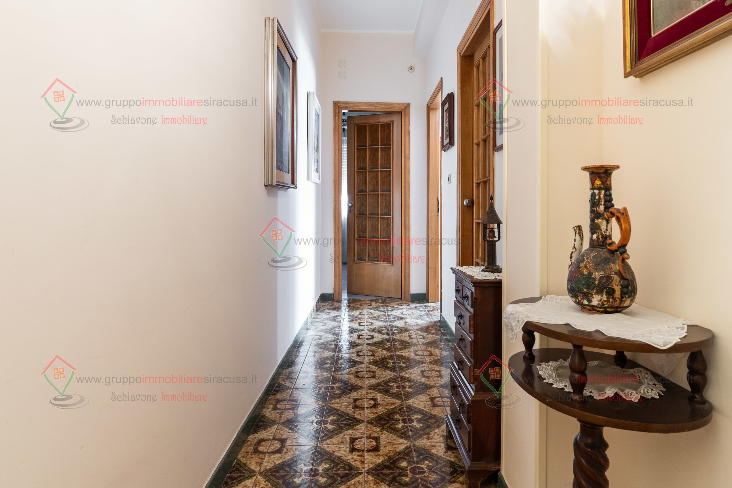 Immagine 13 di Attico in vendita  a Siracusa