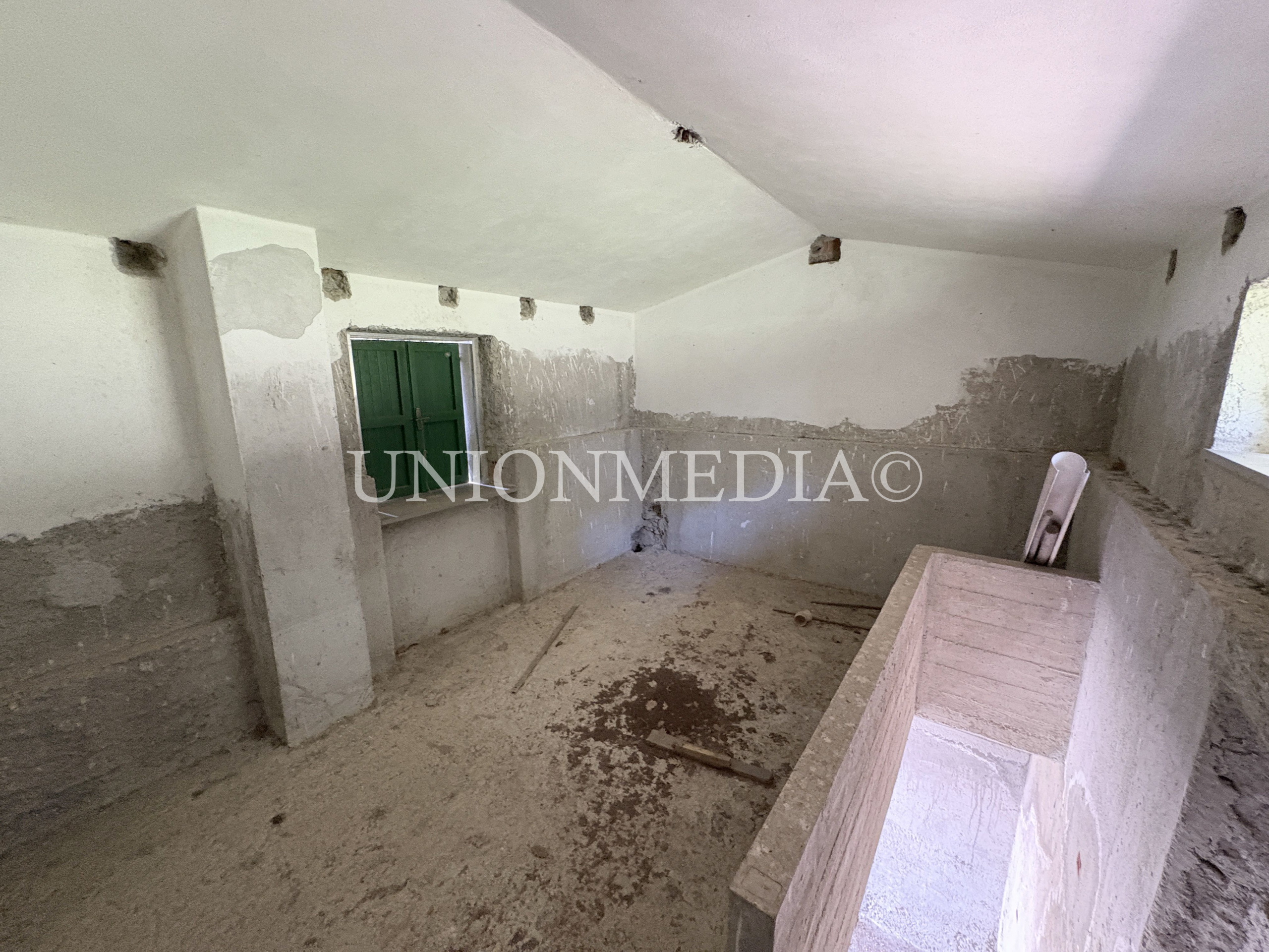 Immagine 24 di Rustico / casale in vendita  in via carignano a Fosdinovo