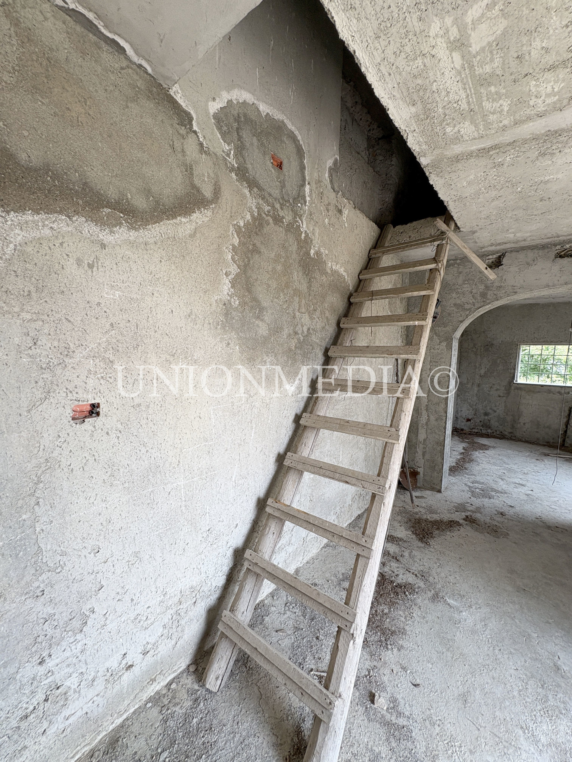 Immagine 21 di Rustico / casale in vendita  in via carignano a Fosdinovo