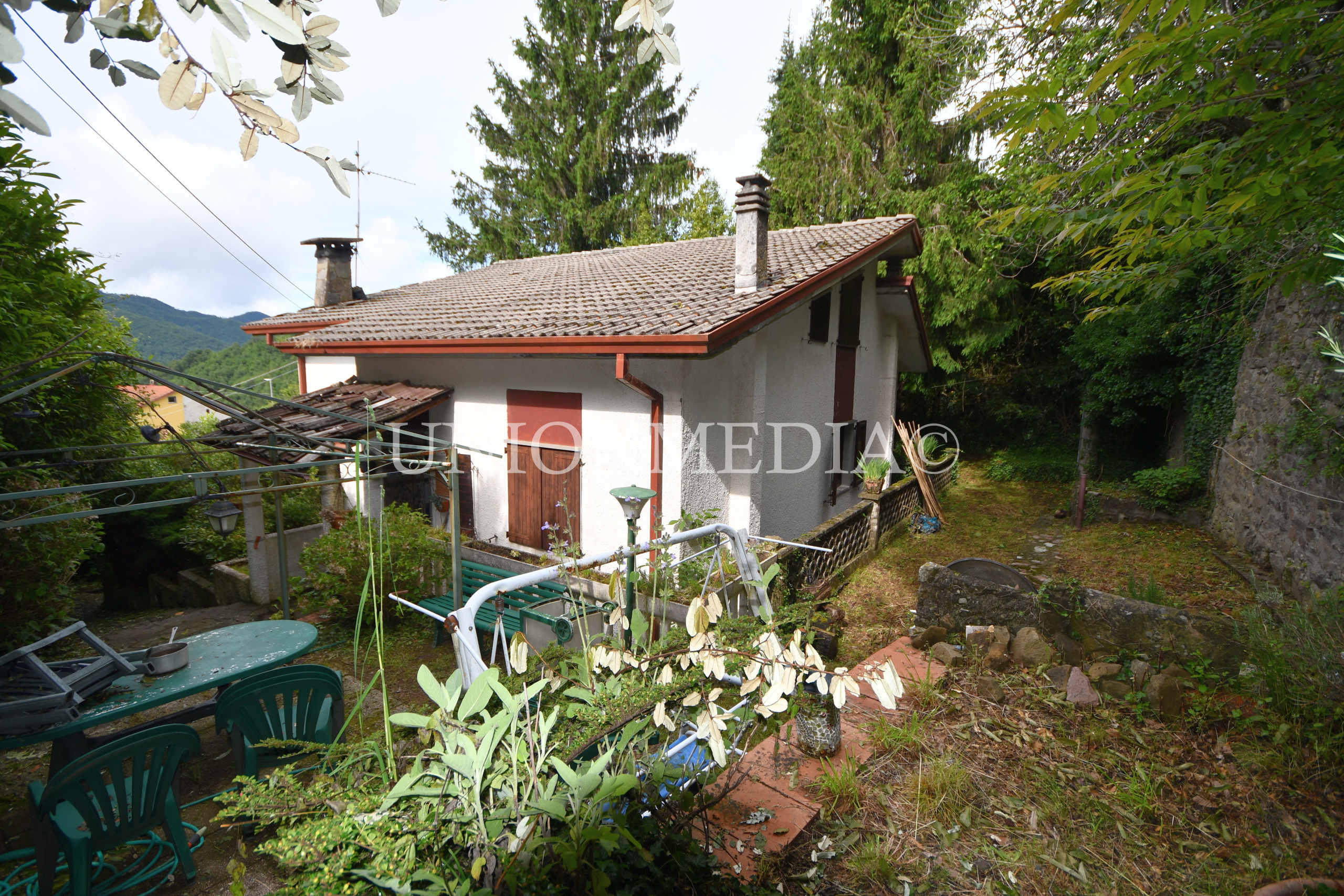 Immagine 9 di Casa indipendente in vendita  a Comano