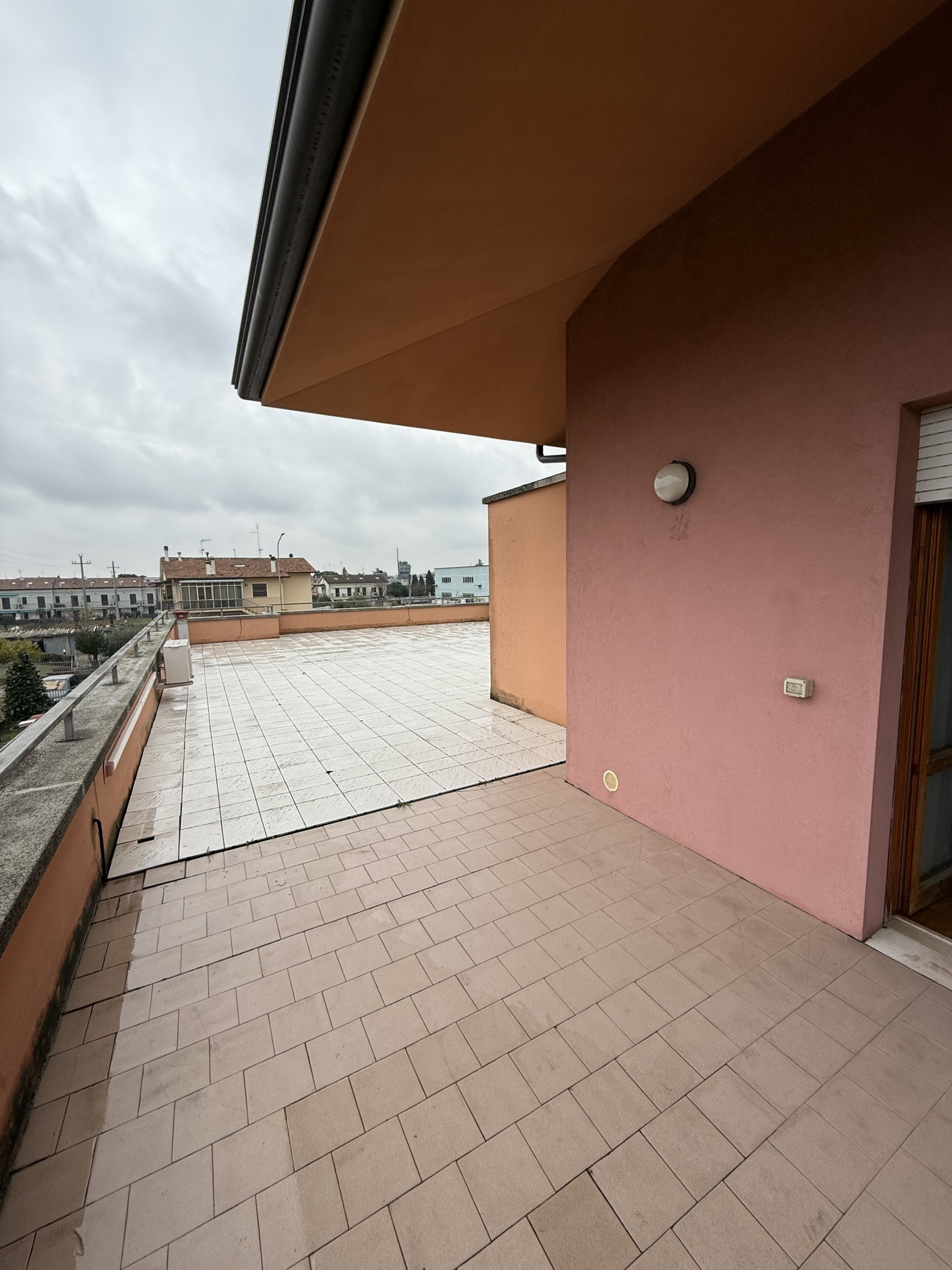 Immagine 33 di Pentalocale in vendita  in Via Busca 115 a Santarcangelo Di Romagna