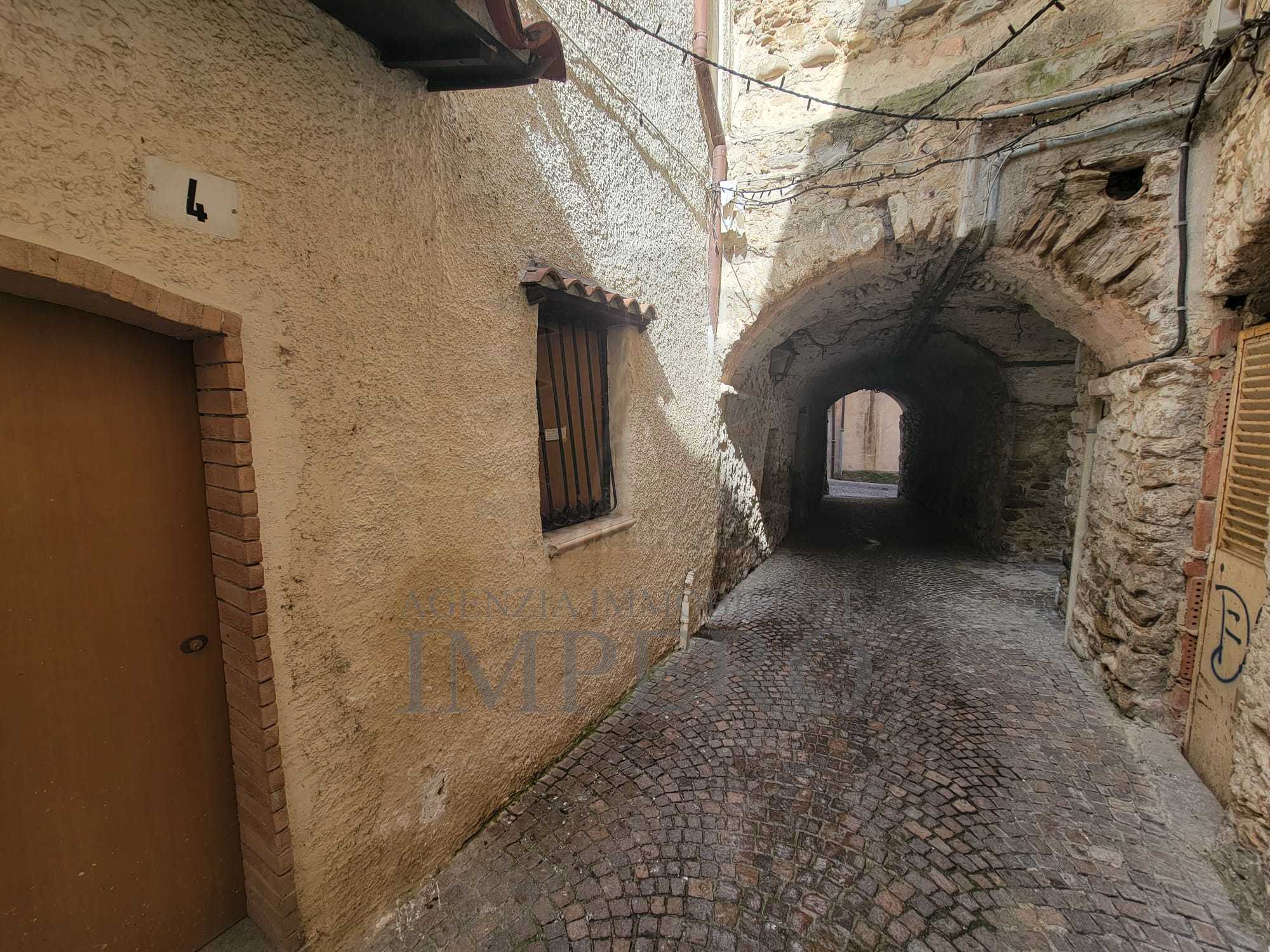 Immagine 7 di Trilocale in vendita  in vicolo orsini 6 a Camporosso