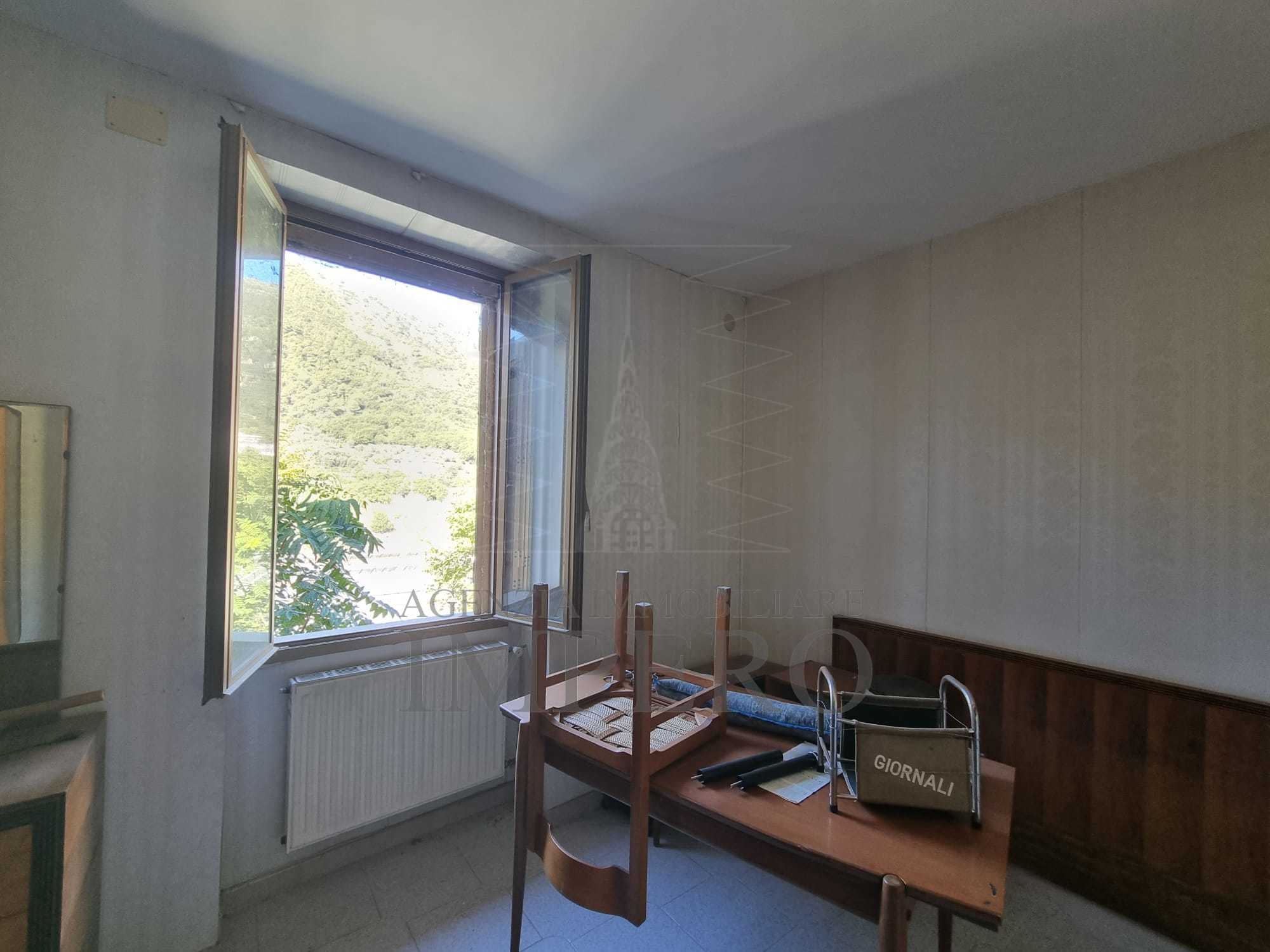 Immagine 6 di Quadrilocale in vendita  in Via Edmondo de Amicis 47 a Ventimiglia