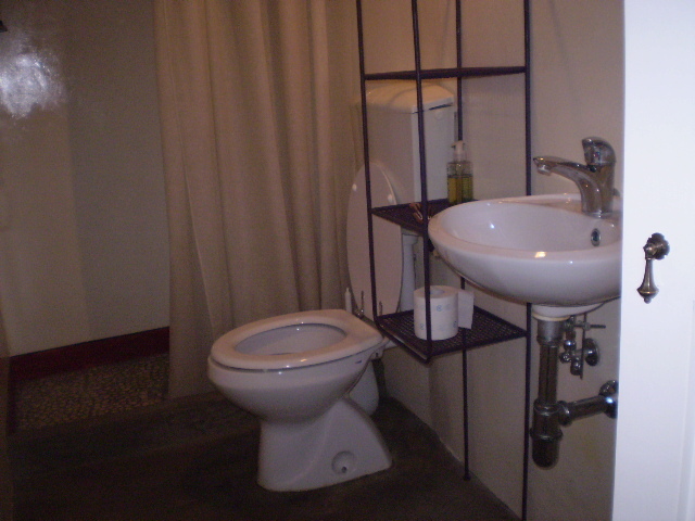 Immagine 12 di Locale commerciale in vendita  in Viale Giosuè Carducci a Lucca