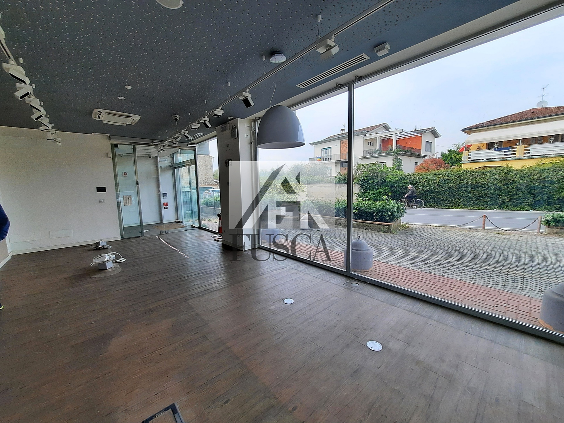 Immagine 3 di Locale commerciale in affitto  in Via Vecchia Pesciatina a Lucca