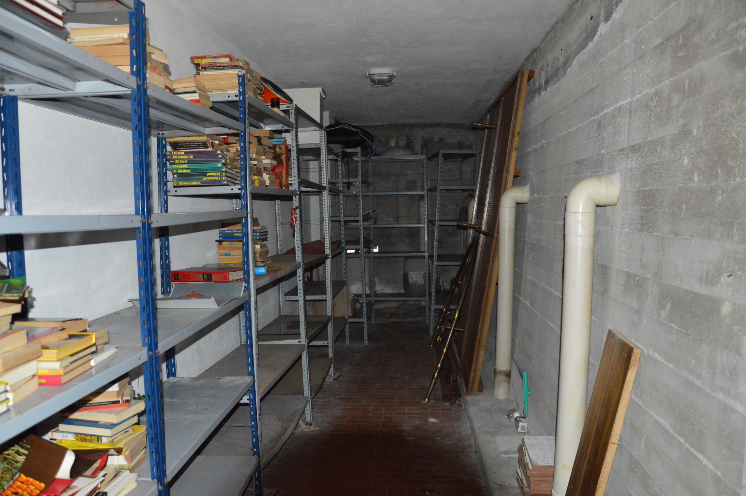 Immagine 42 di Villa in vendita  in Via della Chiesa XXIV a Lucca