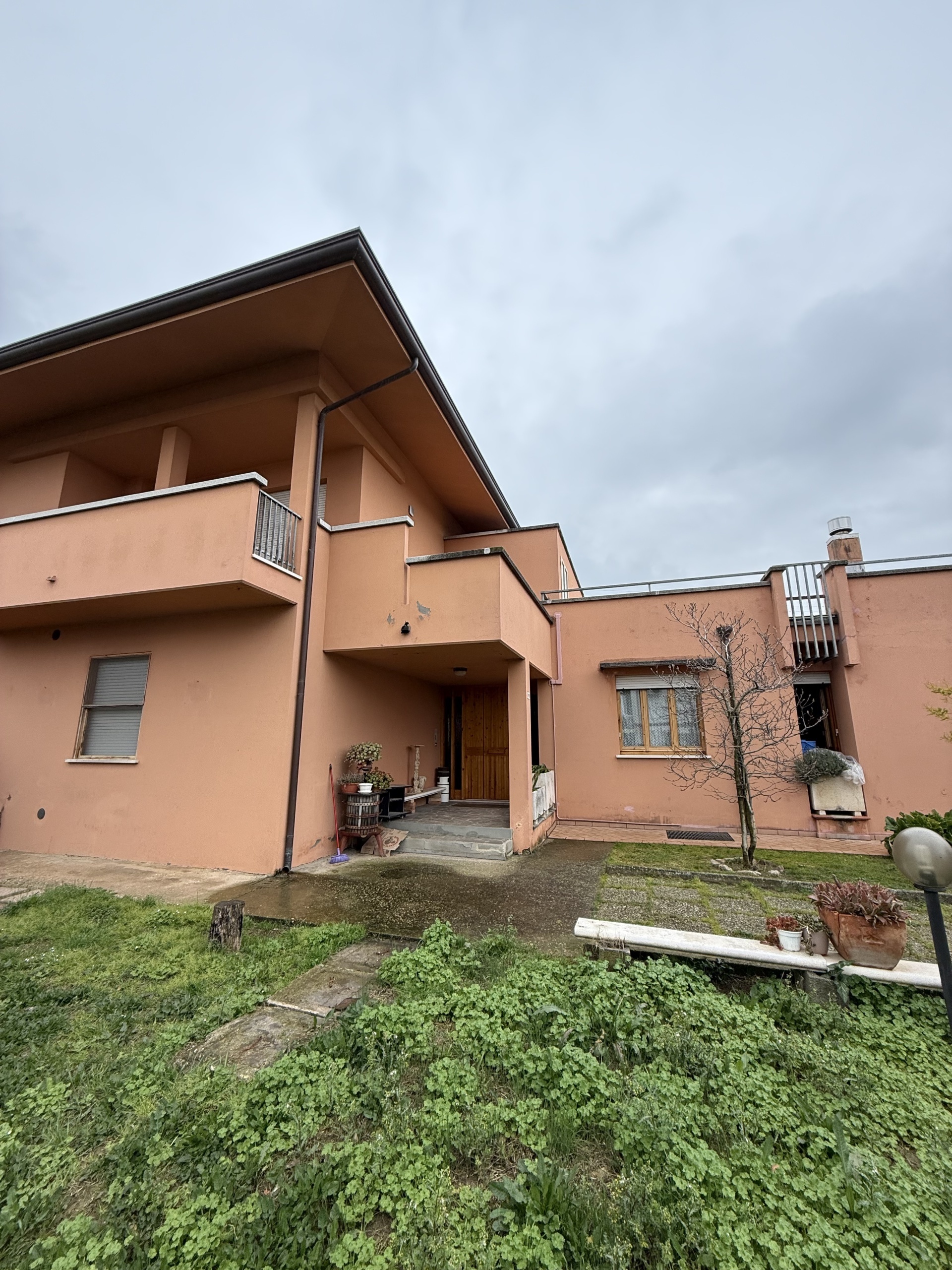 Immagine 12 di Pentalocale in vendita  in Via Busca 115 a Santarcangelo Di Romagna