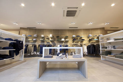 Immagine 7 di Attività commerciale in vendita  in Via Santa Croce a Lucca