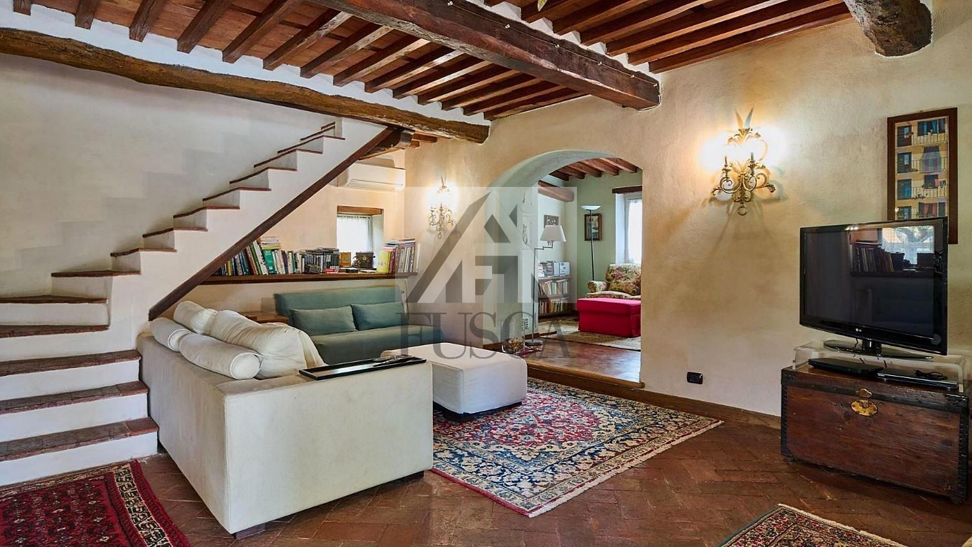 Immagine 14 di Villa in vendita  in Via Barsotto a Lucca