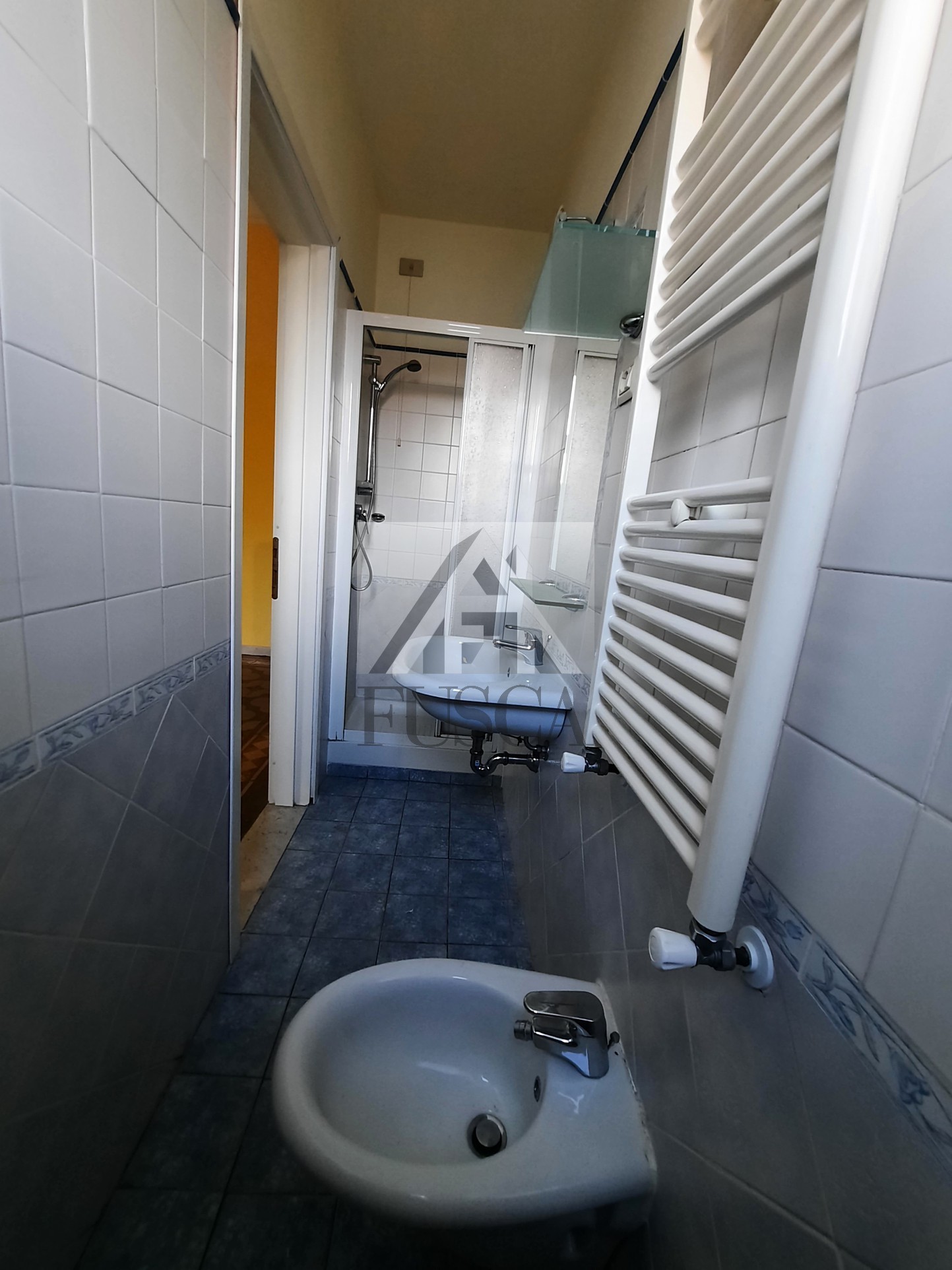 Immagine 21 di Albergo/B&B/Residence in vendita  in via carrara a Viareggio