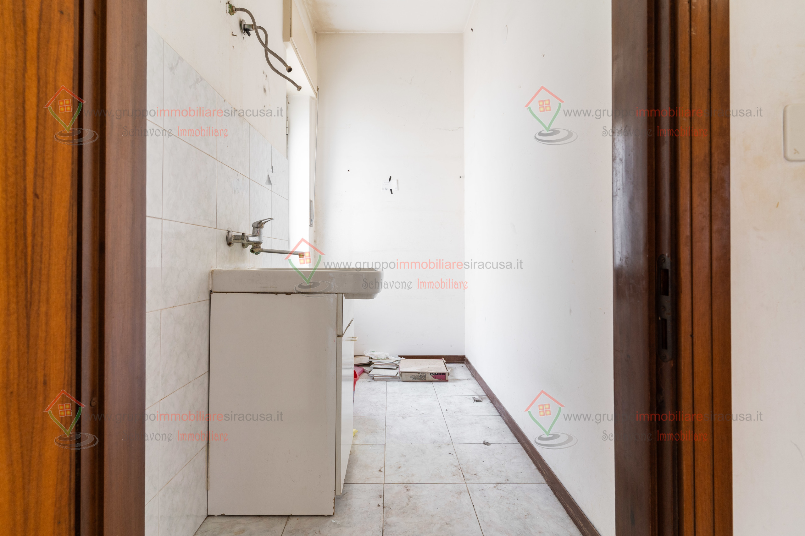 Immagine 15 di Pentalocale in vendita  a Siracusa