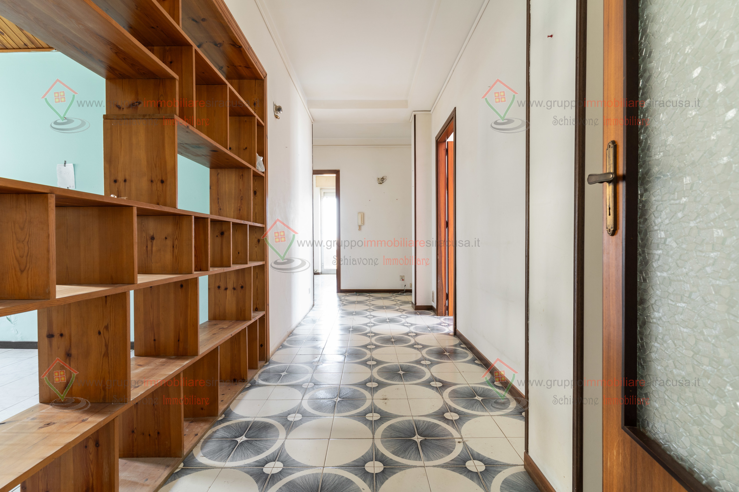 Immagine 10 di Pentalocale in vendita  a Siracusa